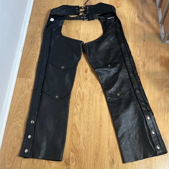 Wilson’s Leather Unisex Size L Black Leather Chaps Zipper Snap Closure - Picture 2 of 16